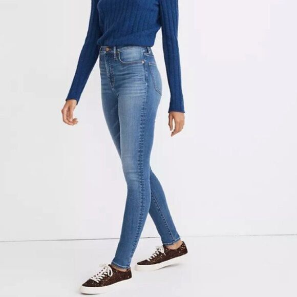 11" High-Rise Skinny Jeans in Layne Wash - Picture 2 of 12